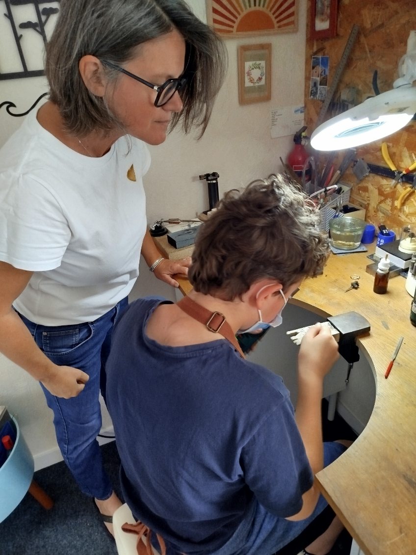 Atelier de fabrication de bague en argent – Image 10